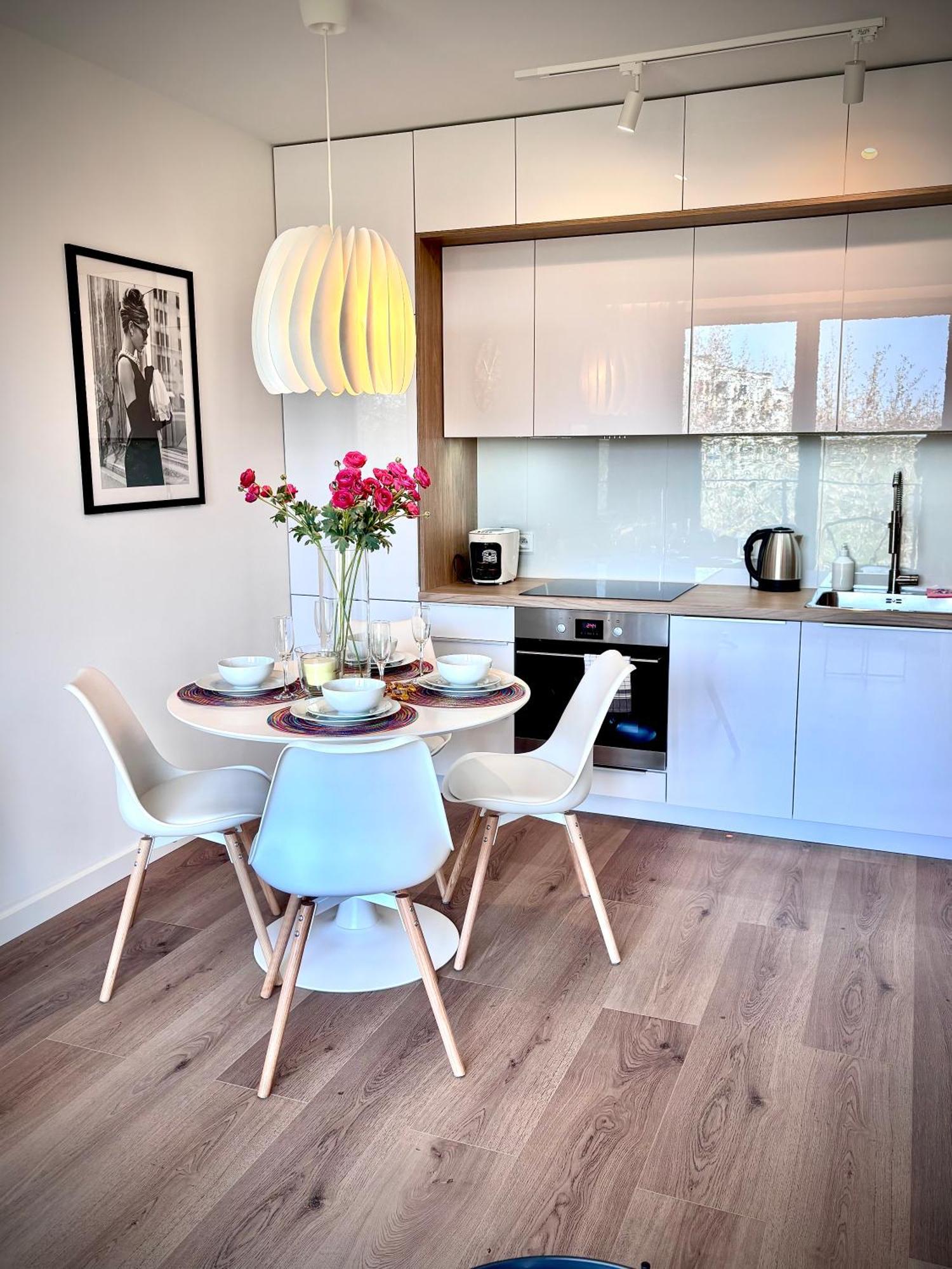 Apartament White Glove Deluxe Abstrakcja *